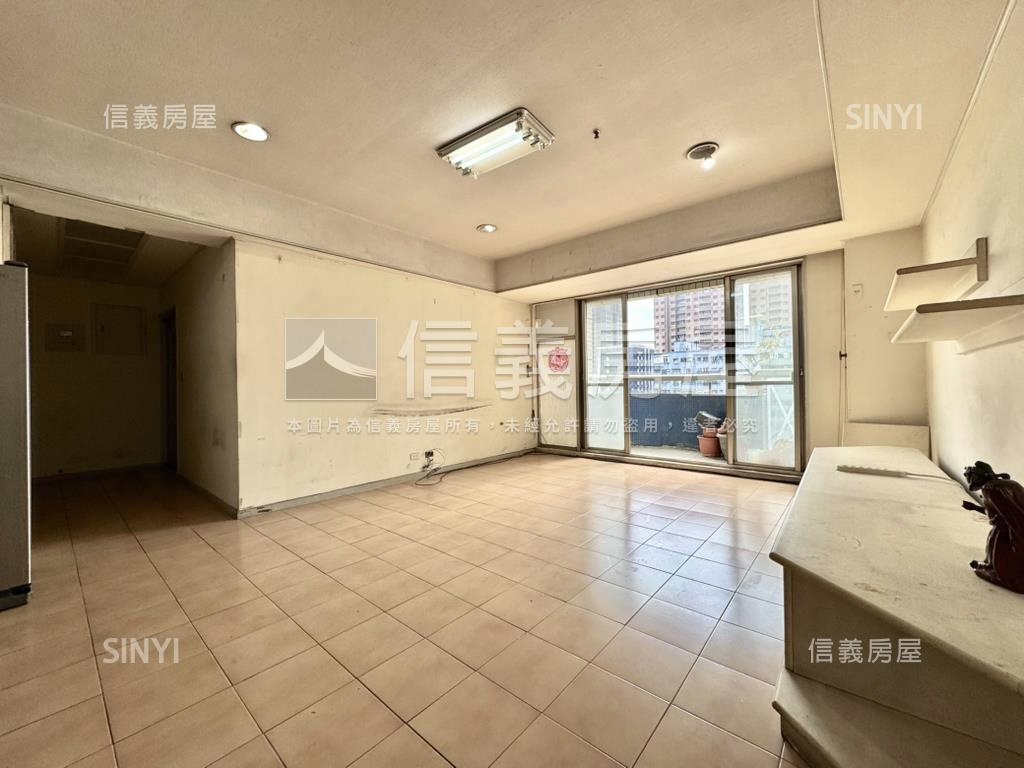 文化皇家四維五福四房平車房屋室內格局與周邊環境