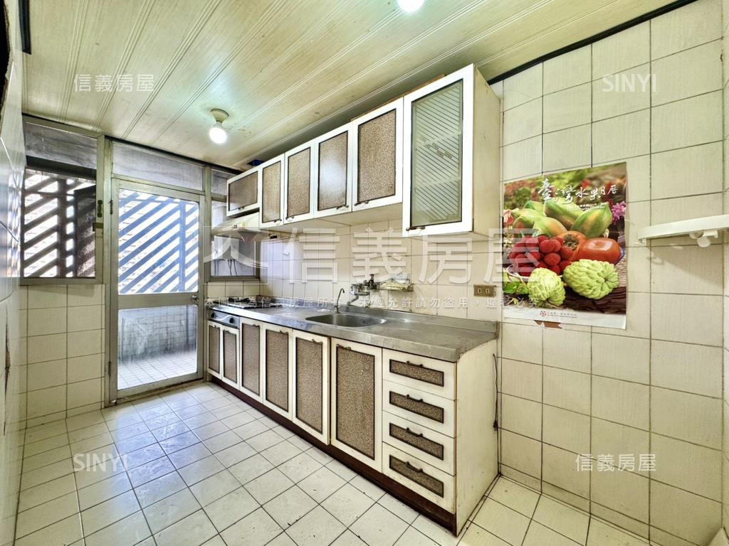 文化皇家四維五福四房平車房屋室內格局與周邊環境