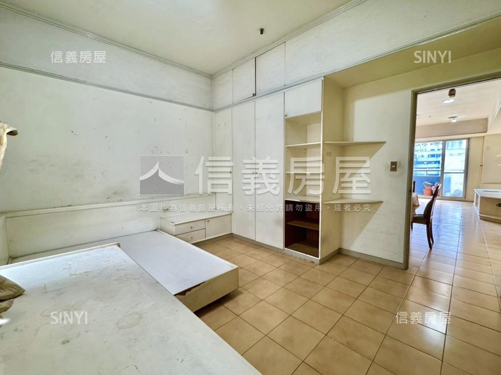 文化皇家四維五福四房平車房屋室內格局與周邊環境