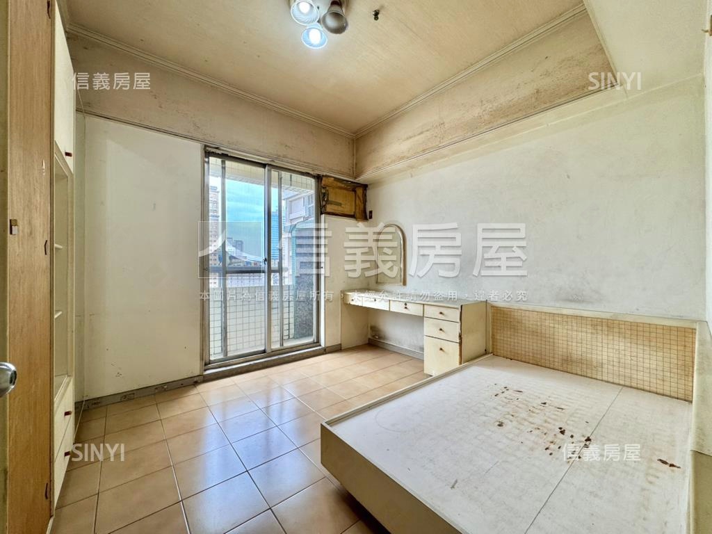 文化皇家四維五福四房平車房屋室內格局與周邊環境