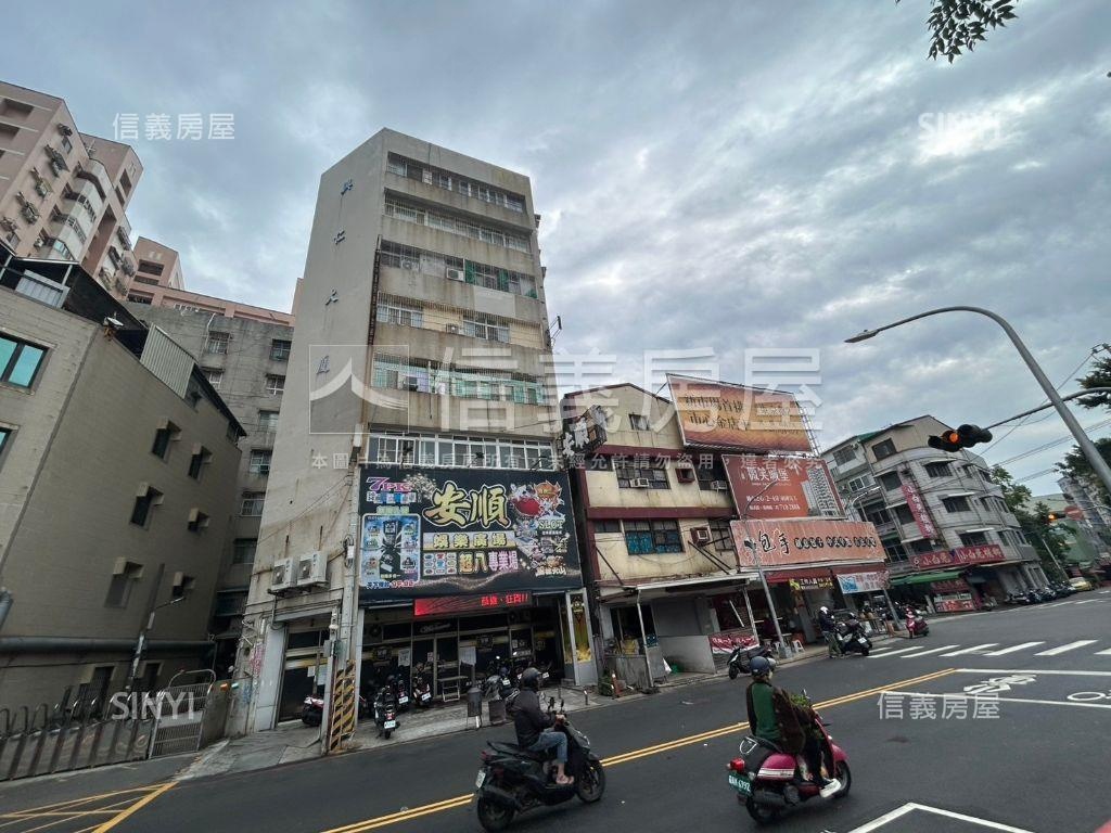 近鳳山體育館華廈房屋室內格局與周邊環境