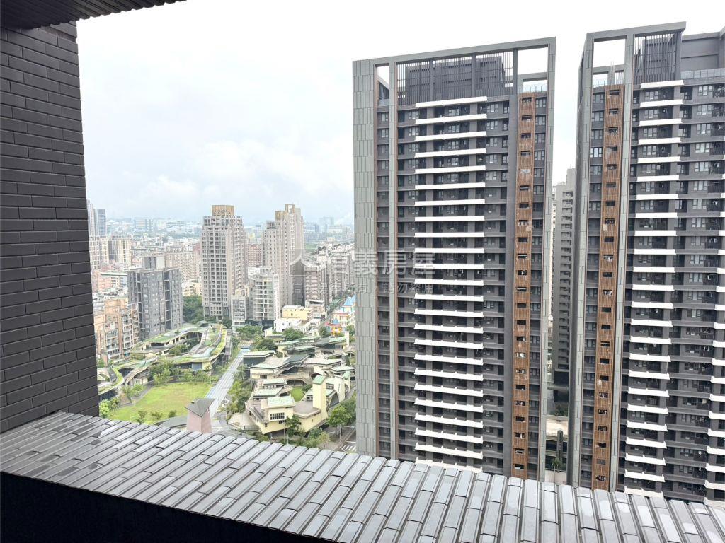 專任關埔高樓兩房面星巴克房屋室內格局與周邊環境