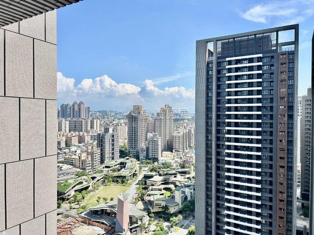 專任關埔高樓兩房面星巴克房屋室內格局與周邊環境