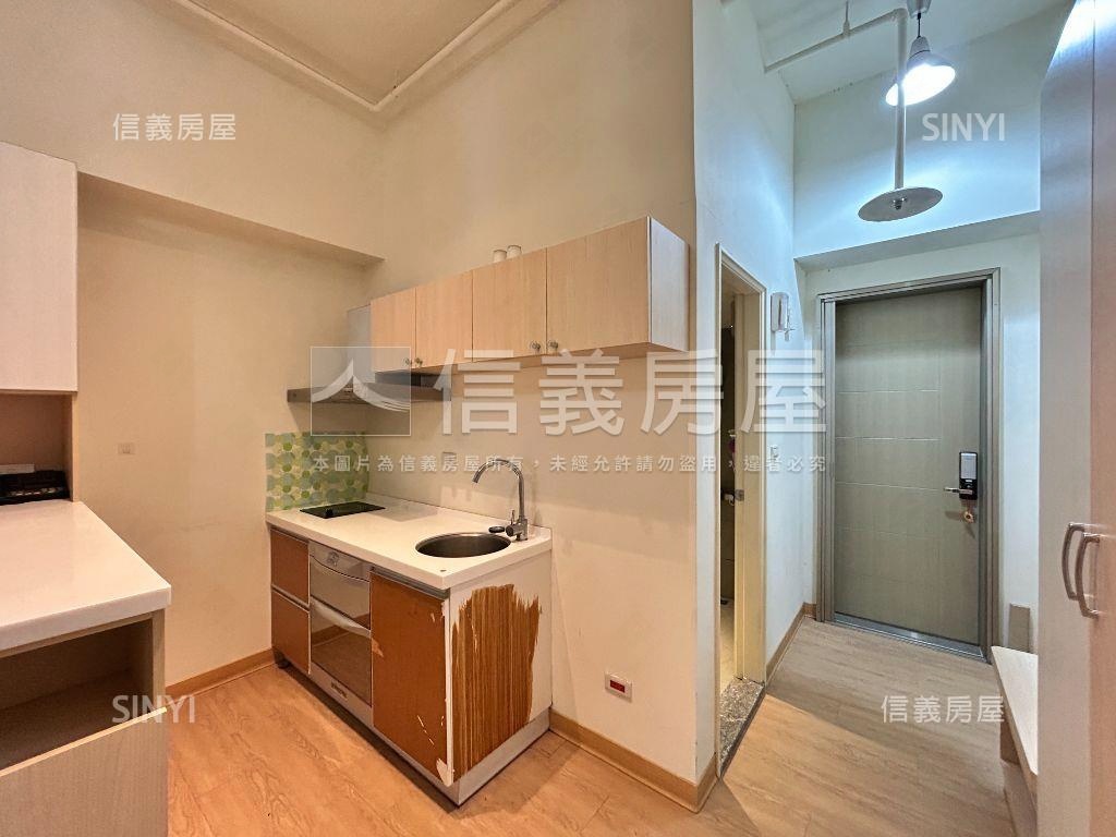 奇岩雲端三樓附坡平大車位房屋室內格局與周邊環境
