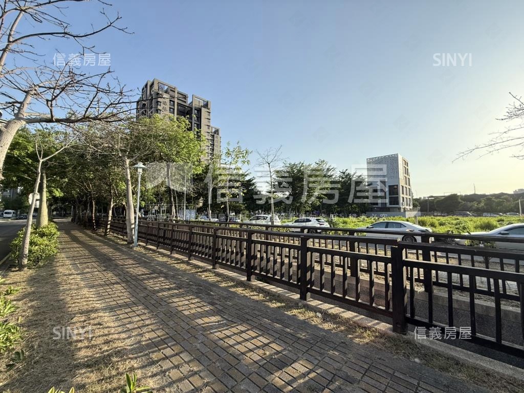 單元二園道旁三車位豪墅房屋室內格局與周邊環境