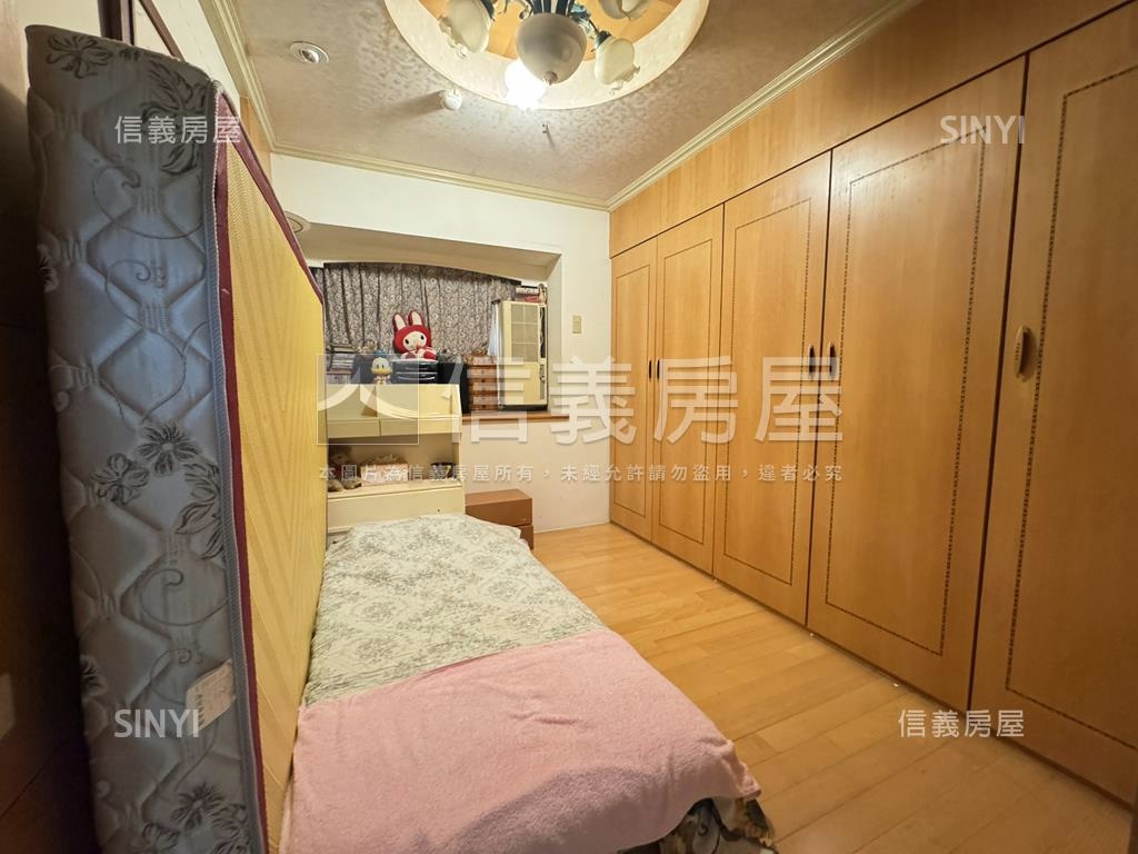 大坪林一房一廳稀有釋出房屋室內格局與周邊環境