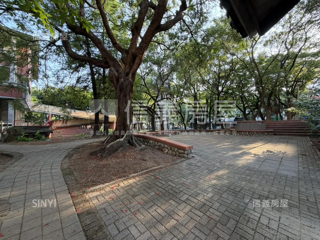 未來雙捷運公園旁美三房房屋室內格局與周邊環境