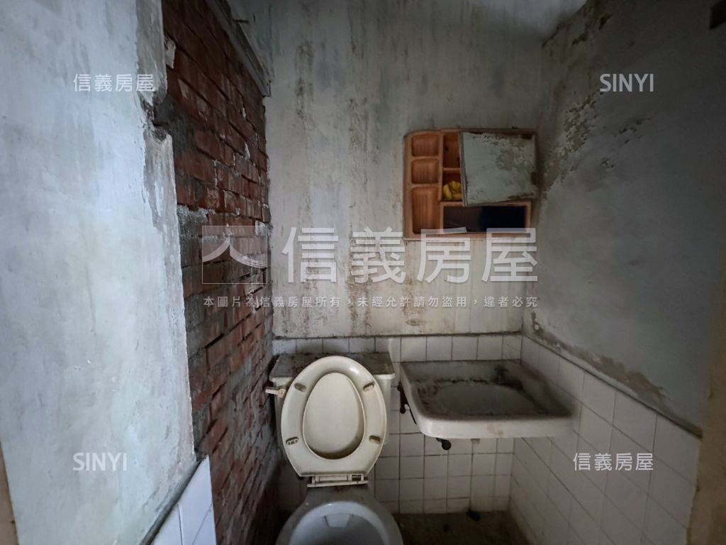中西區約２０６．３４坪地房屋室內格局與周邊環境