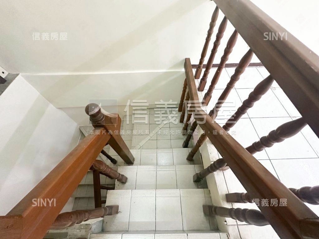 西區１－２樓前後出入店面房屋室內格局與周邊環境