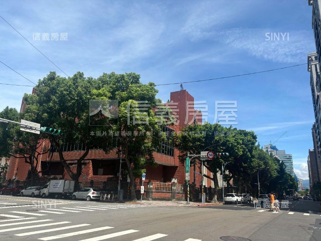 中正敦年品味綠景豪邸房屋室內格局與周邊環境