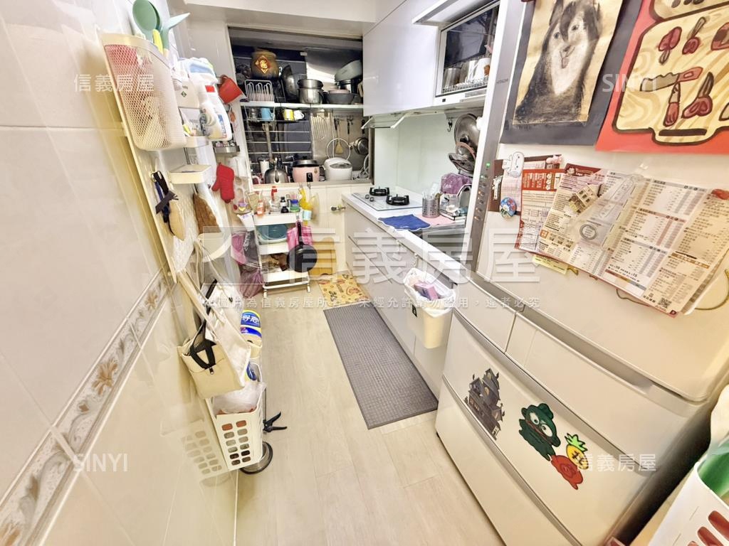 一橋之隔北市邊間三房車位房屋室內格局與周邊環境