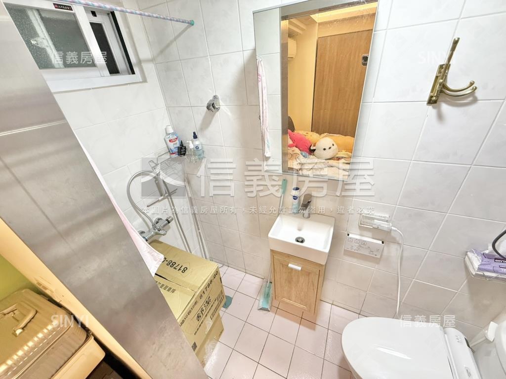 一橋之隔北市邊間三房車位房屋室內格局與周邊環境