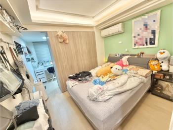 一橋之隔北市邊間三房車位