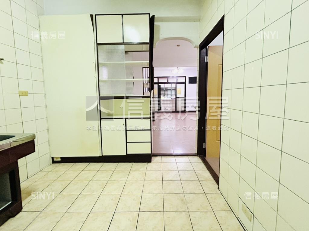 專任.迴龍方正公寓２樓房屋室內格局與周邊環境