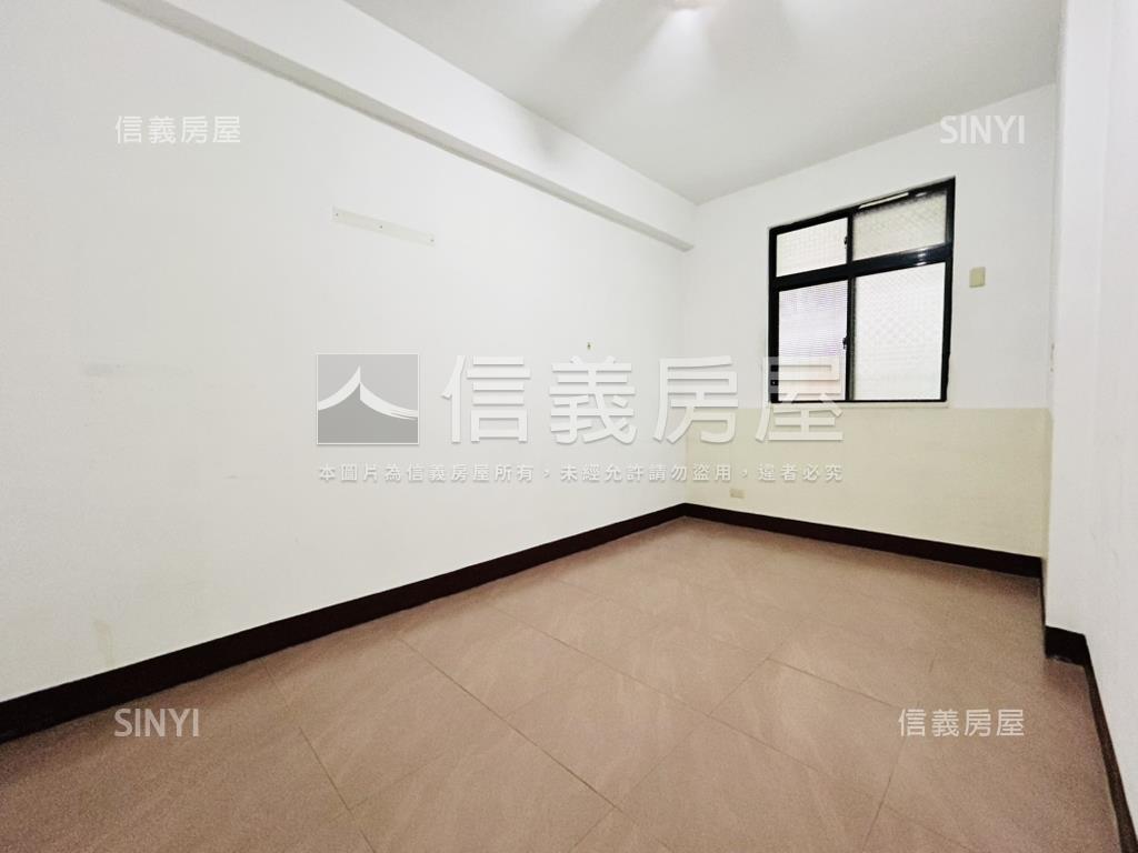 專任.迴龍方正公寓２樓房屋室內格局與周邊環境