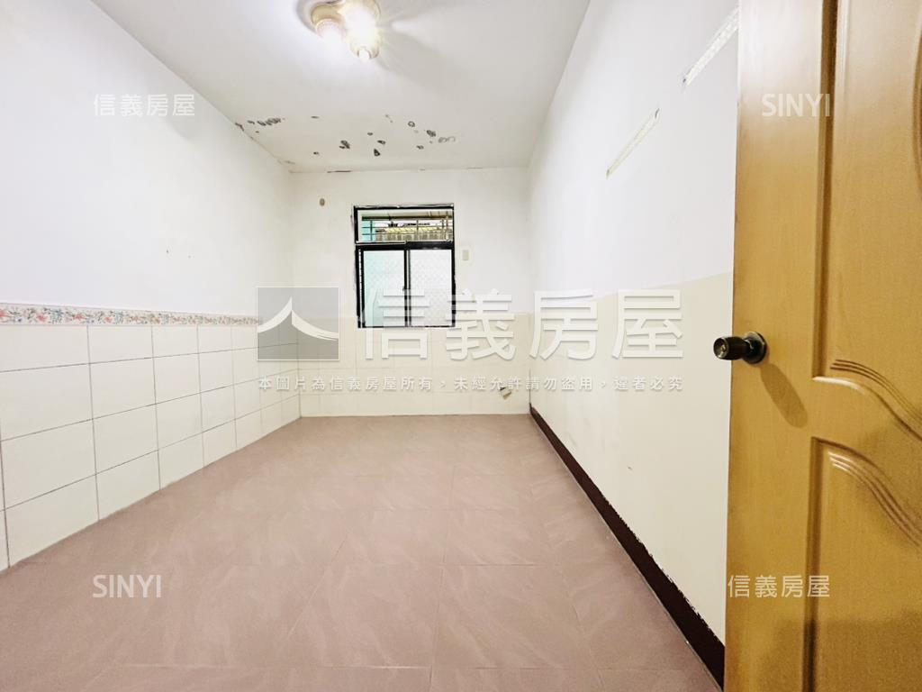 專任.迴龍方正公寓２樓房屋室內格局與周邊環境