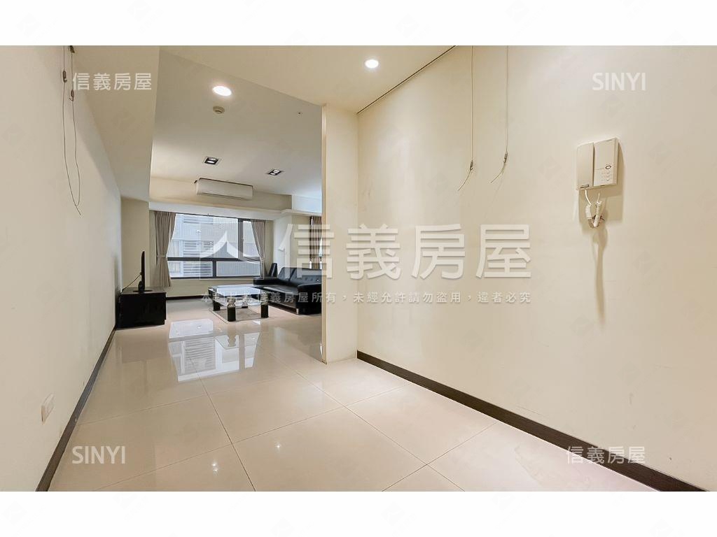 世界之心高樓層兩房平車位房屋室內格局與周邊環境