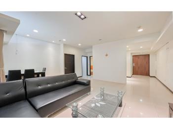 世界之心高樓層兩房平車位