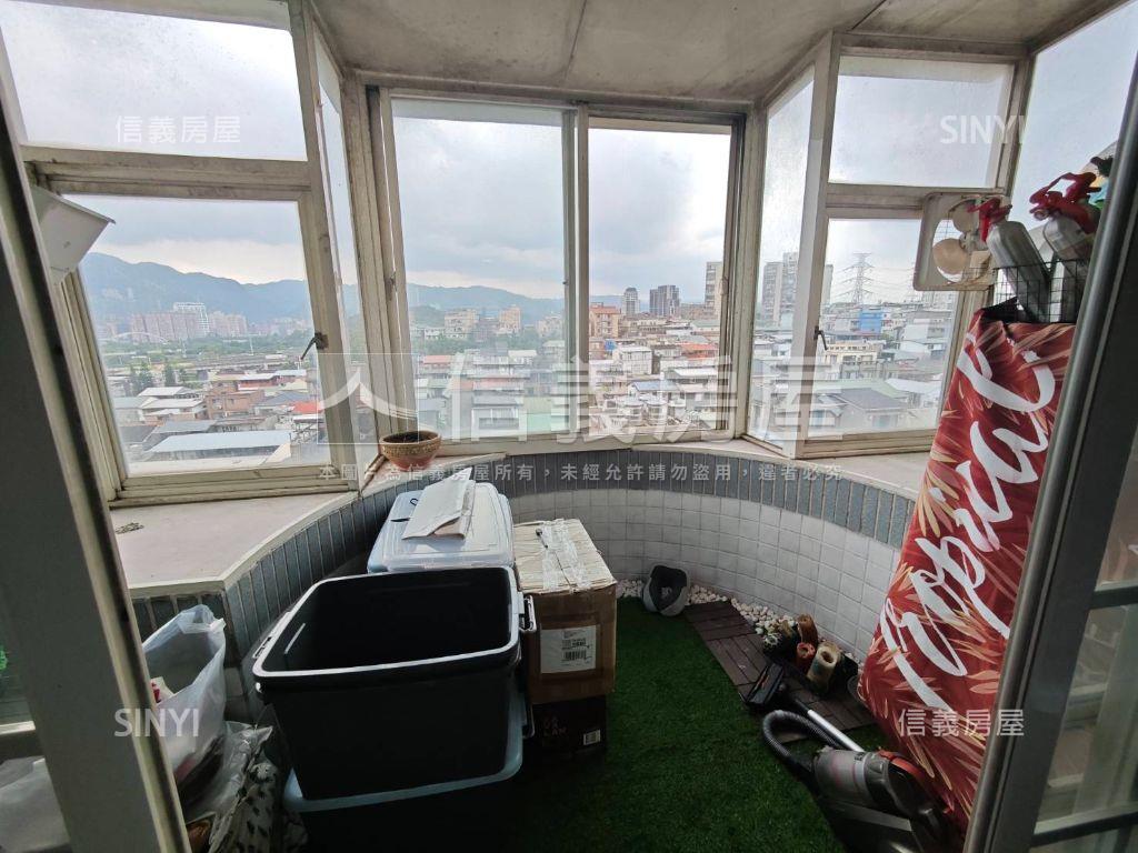 仁愛特區樓中樓景觀三房房屋室內格局與周邊環境