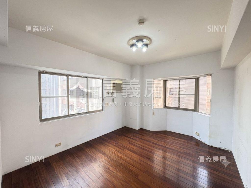 南園面國圖館大三房平車房屋室內格局與周邊環境