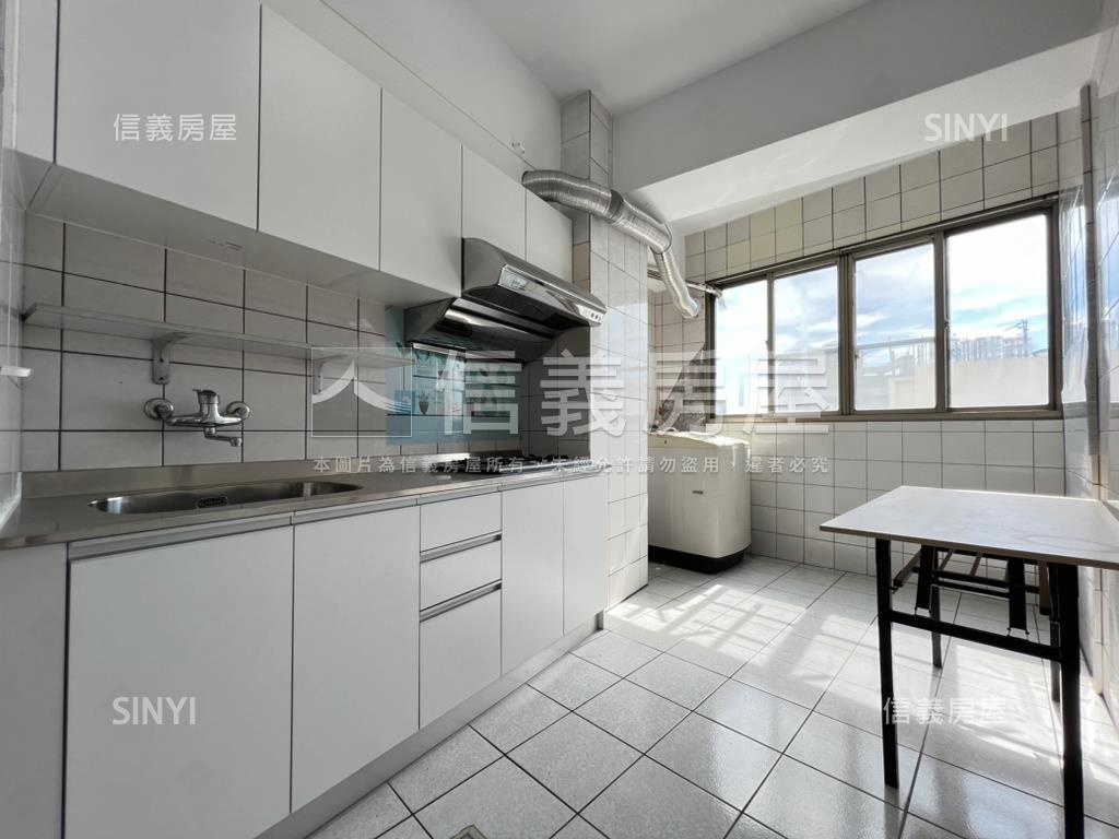 ☼富豪世家邊間採光５房房屋室內格局與周邊環境