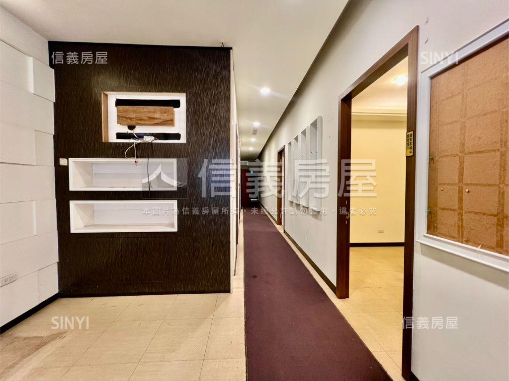 忠義路燙金店面房屋室內格局與周邊環境