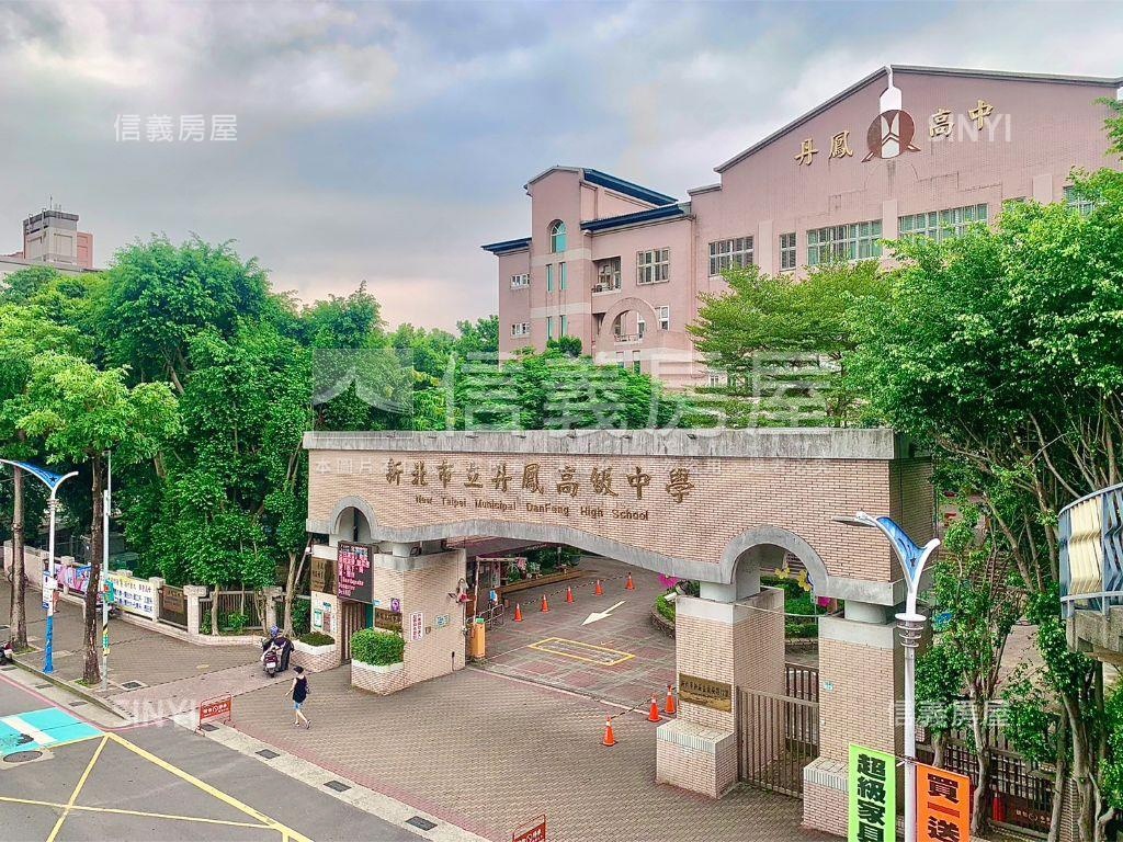 近捷運站文學苑三房車位房屋室內格局與周邊環境