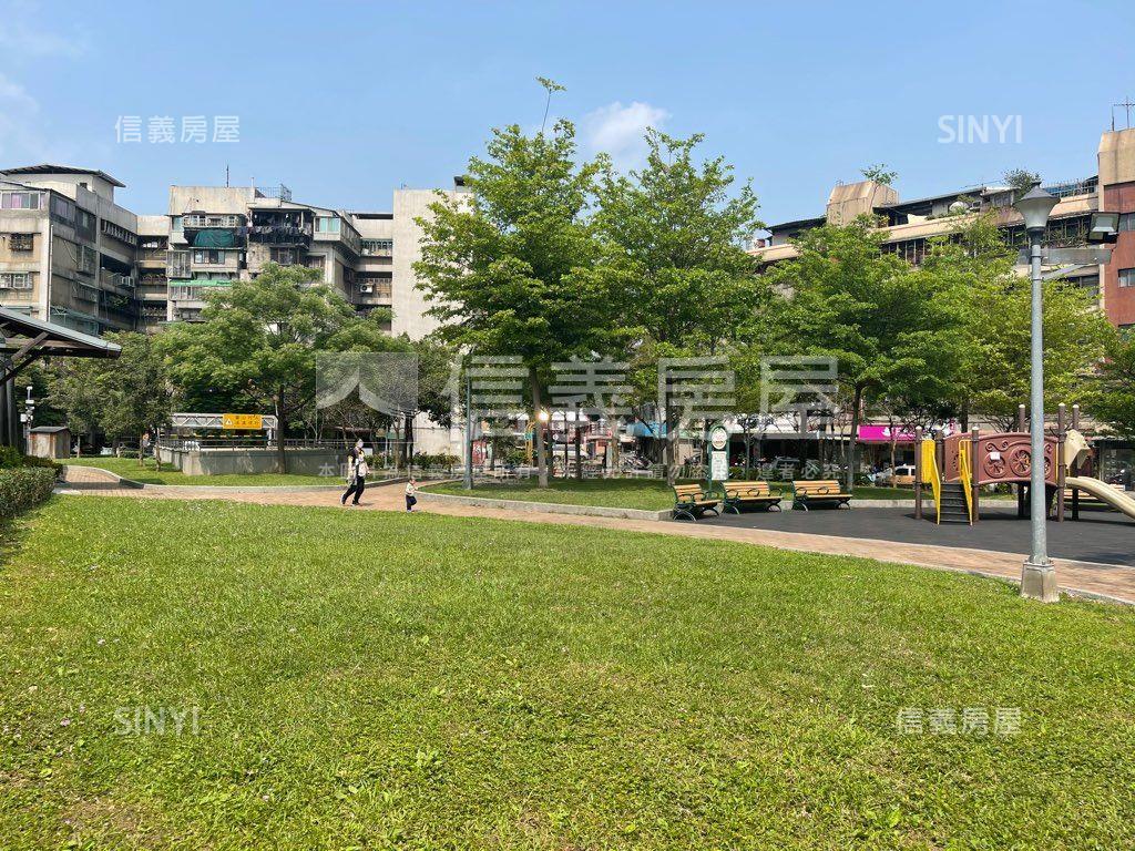 怦然心動小家庭房屋室內格局與周邊環境