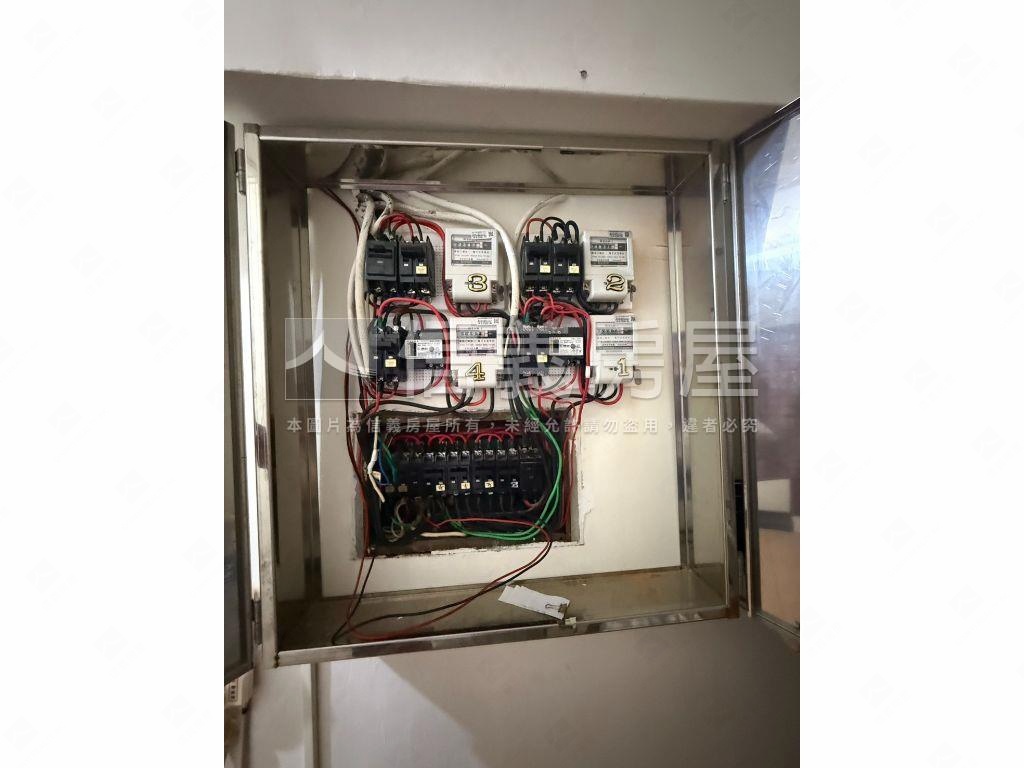 漢神商圈收租四房房屋室內格局與周邊環境