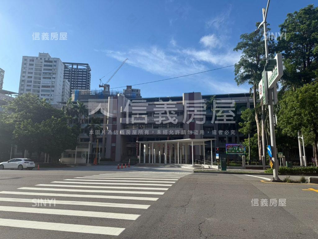 漢神商圈收租四房房屋室內格局與周邊環境