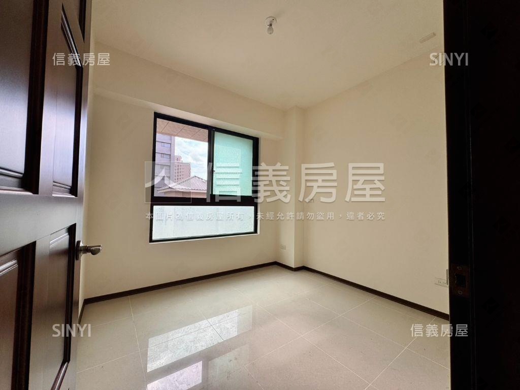 優質建案京澄園朗３房車位房屋室內格局與周邊環境