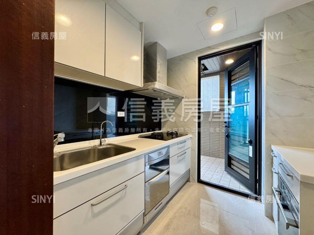 優質建案京澄園朗３房車位房屋室內格局與周邊環境