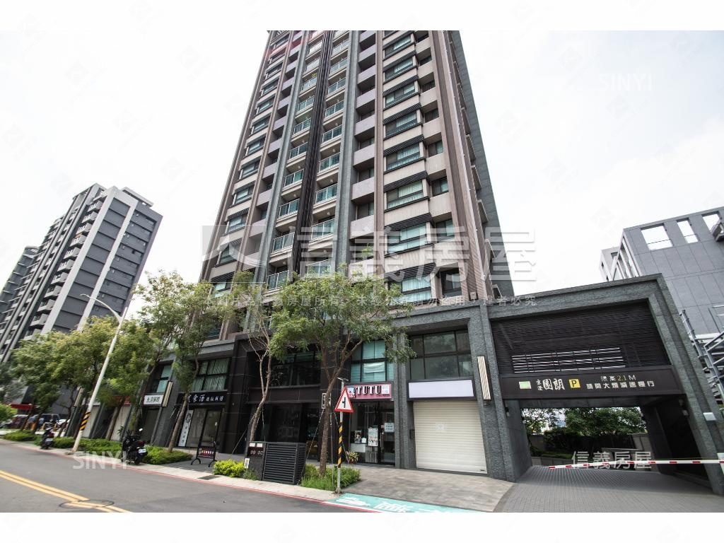 優質建案京澄園朗３房車位房屋室內格局與周邊環境