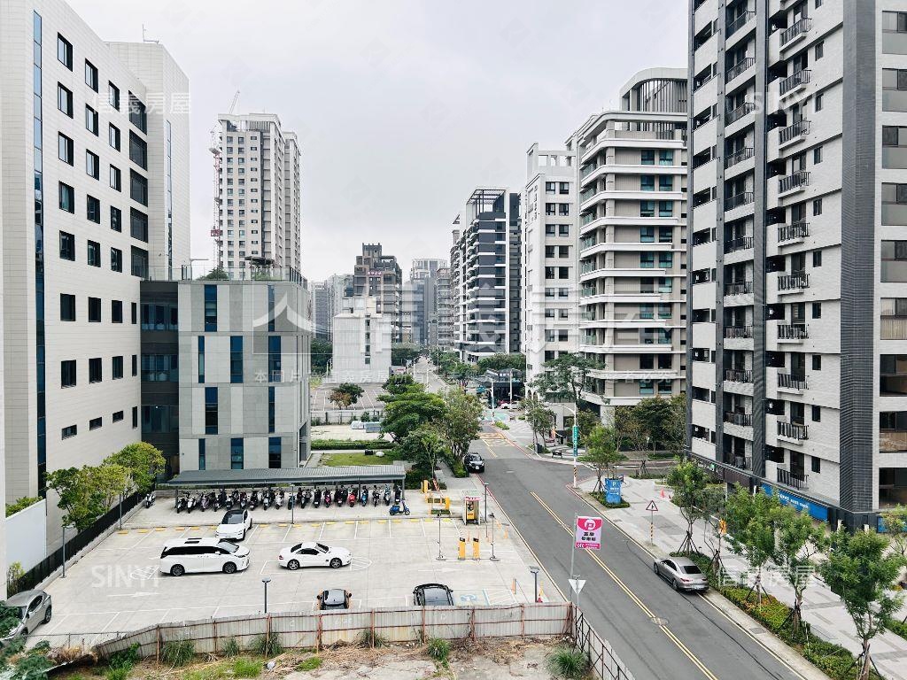 優質建案京澄園朗３房車位房屋室內格局與周邊環境