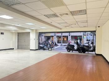 大面寬黃金店面－坡平車位