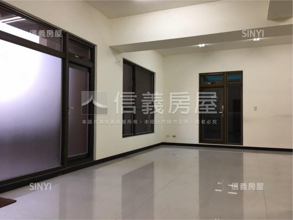 אֵל電梯中華路稀有採光房屋室內格局與周邊環境