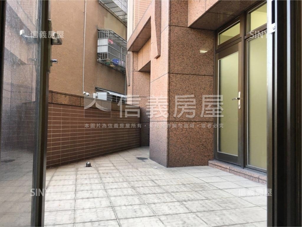 אֵל電梯中華路稀有採光房屋室內格局與周邊環境