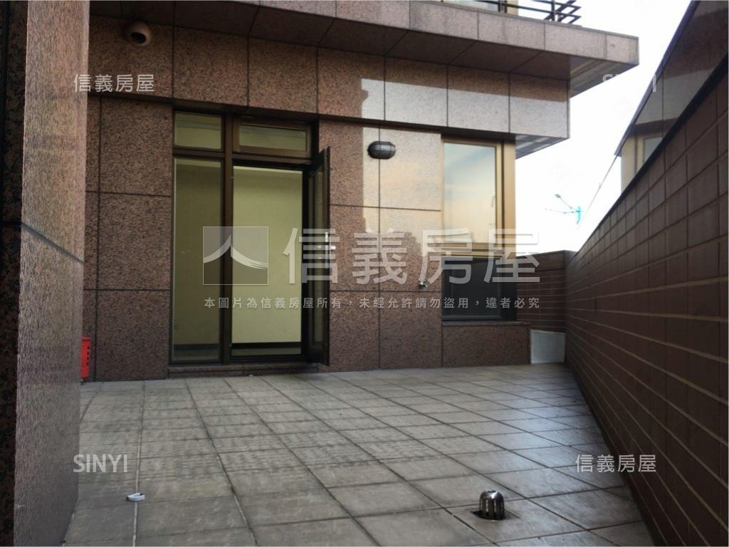 אֵל電梯中華路稀有採光房屋室內格局與周邊環境