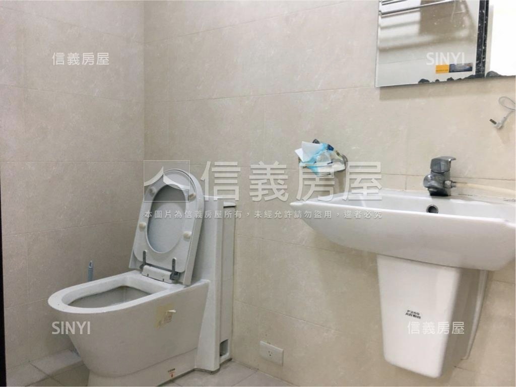 אֵל電梯中華路稀有採光房屋室內格局與周邊環境