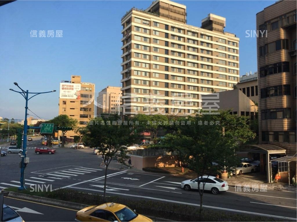 אֵל電梯中華路稀有採光房屋室內格局與周邊環境