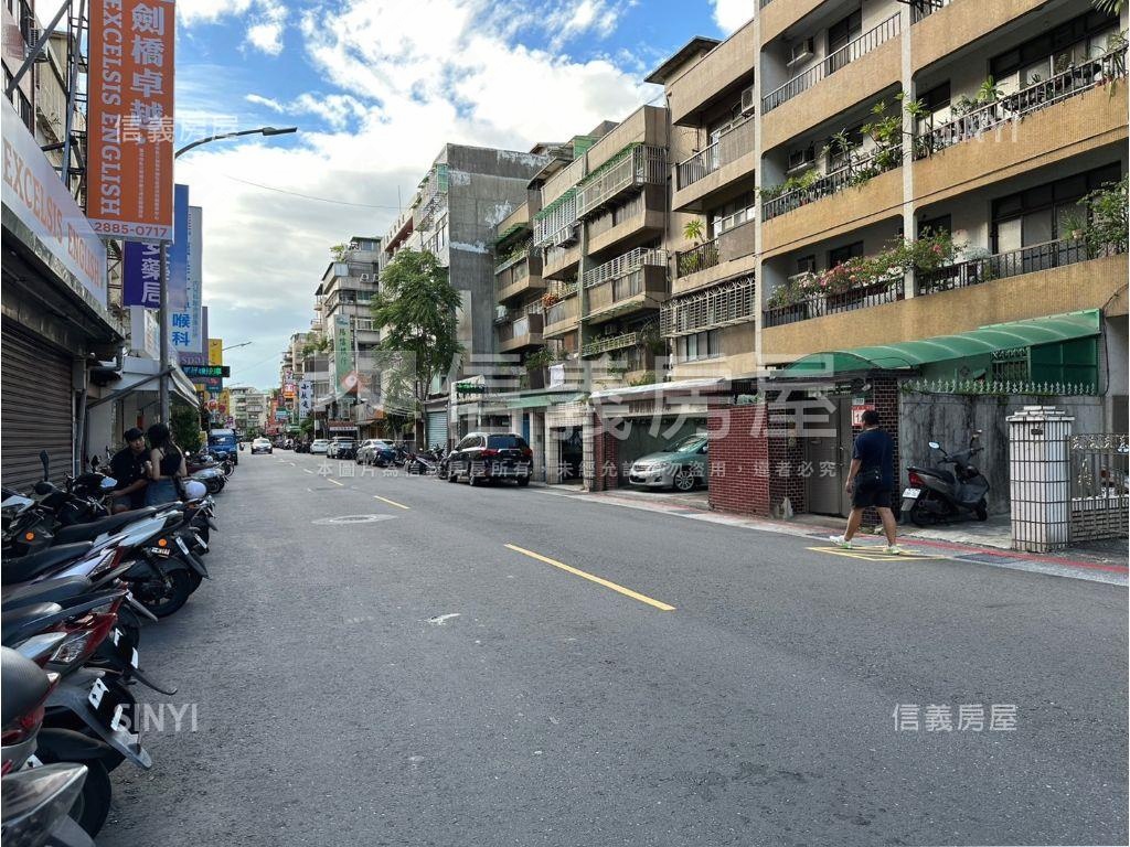 臨承德橋｜車流三角金店面房屋室內格局與周邊環境