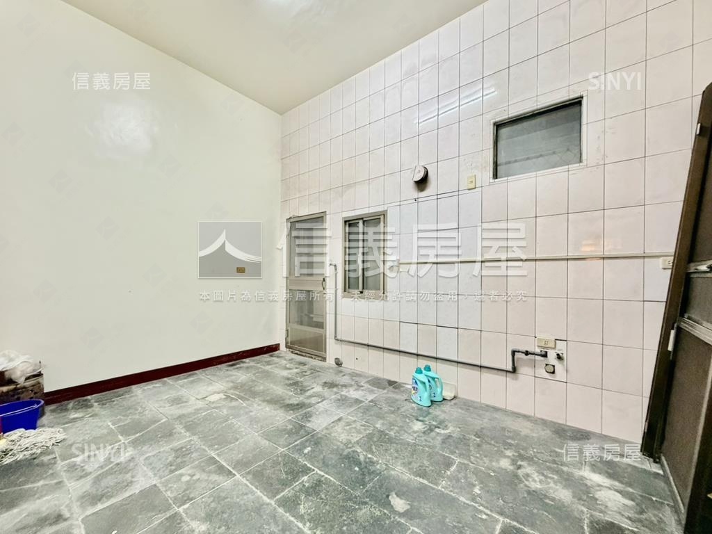 英德街大面寬正街透天店面房屋室內格局與周邊環境