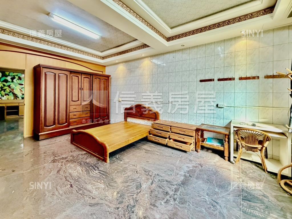 英德街大面寬正街透天店面房屋室內格局與周邊環境