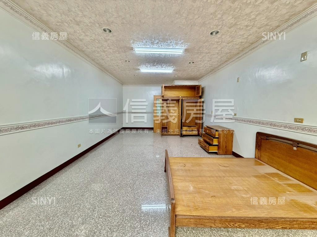 英德街大面寬正街透天店面房屋室內格局與周邊環境