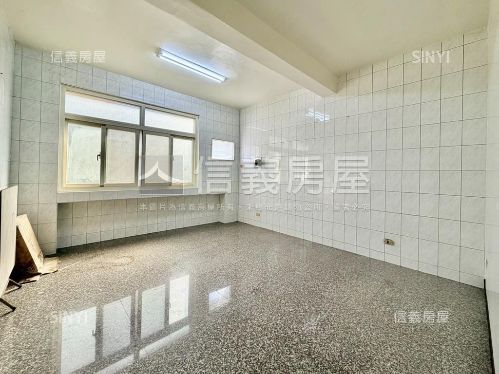 英德街大面寬正街透天店面房屋室內格局與周邊環境