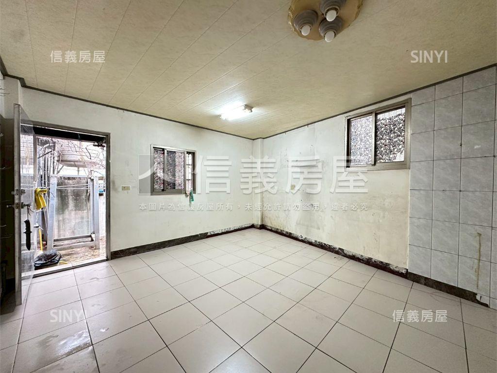 土地登記約５１坪邊間房屋室內格局與周邊環境