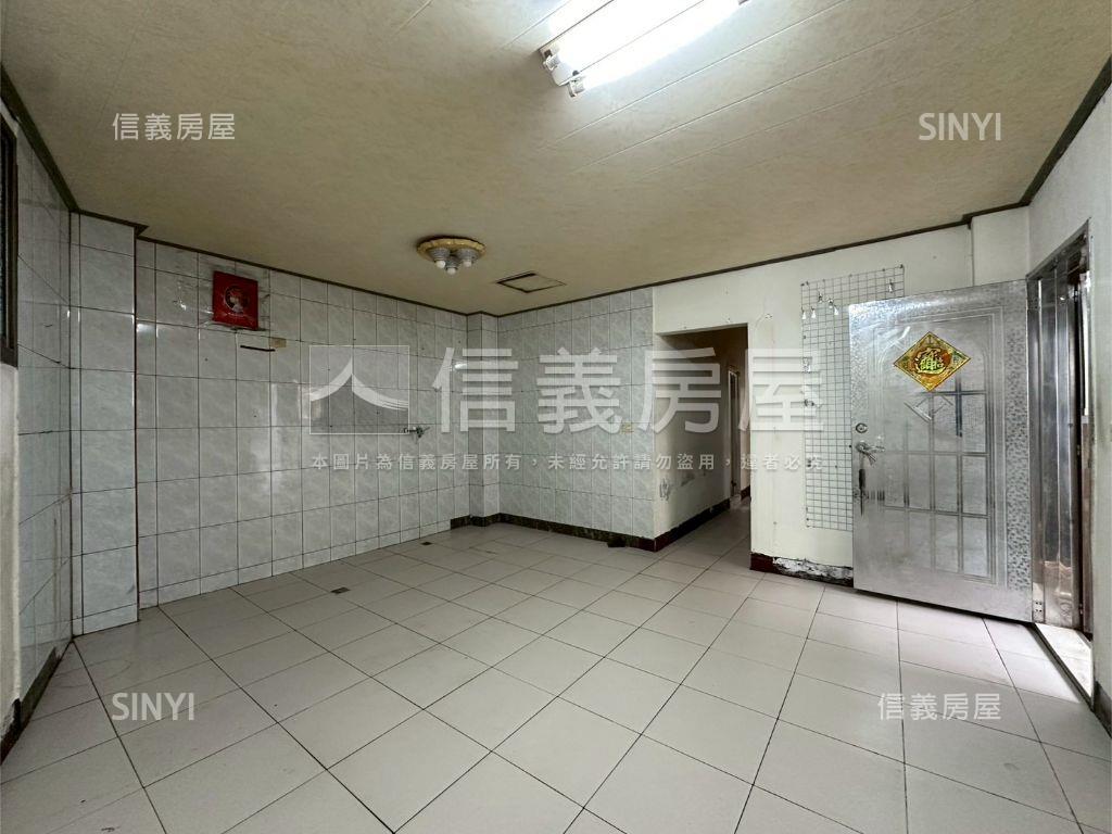 土地登記約５１坪邊間房屋室內格局與周邊環境