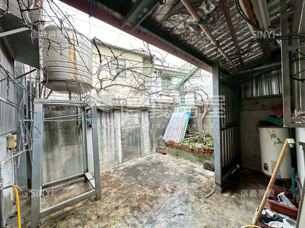 土地登記約５１坪邊間房屋室內格局與周邊環境
