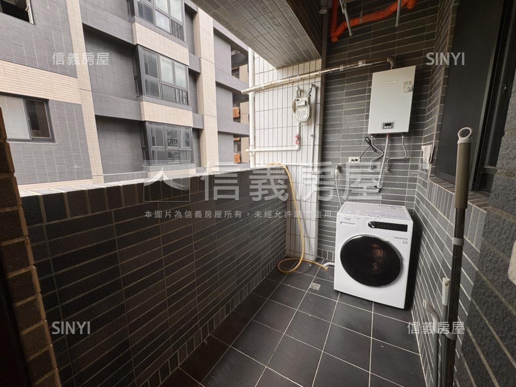 中路高樓層面公園兩房車位房屋室內格局與周邊環境