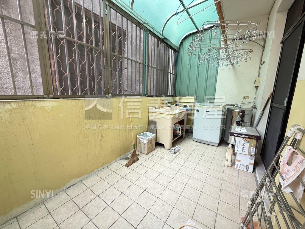 雙鐵共構稀有孝親房美透天房屋室內格局與周邊環境